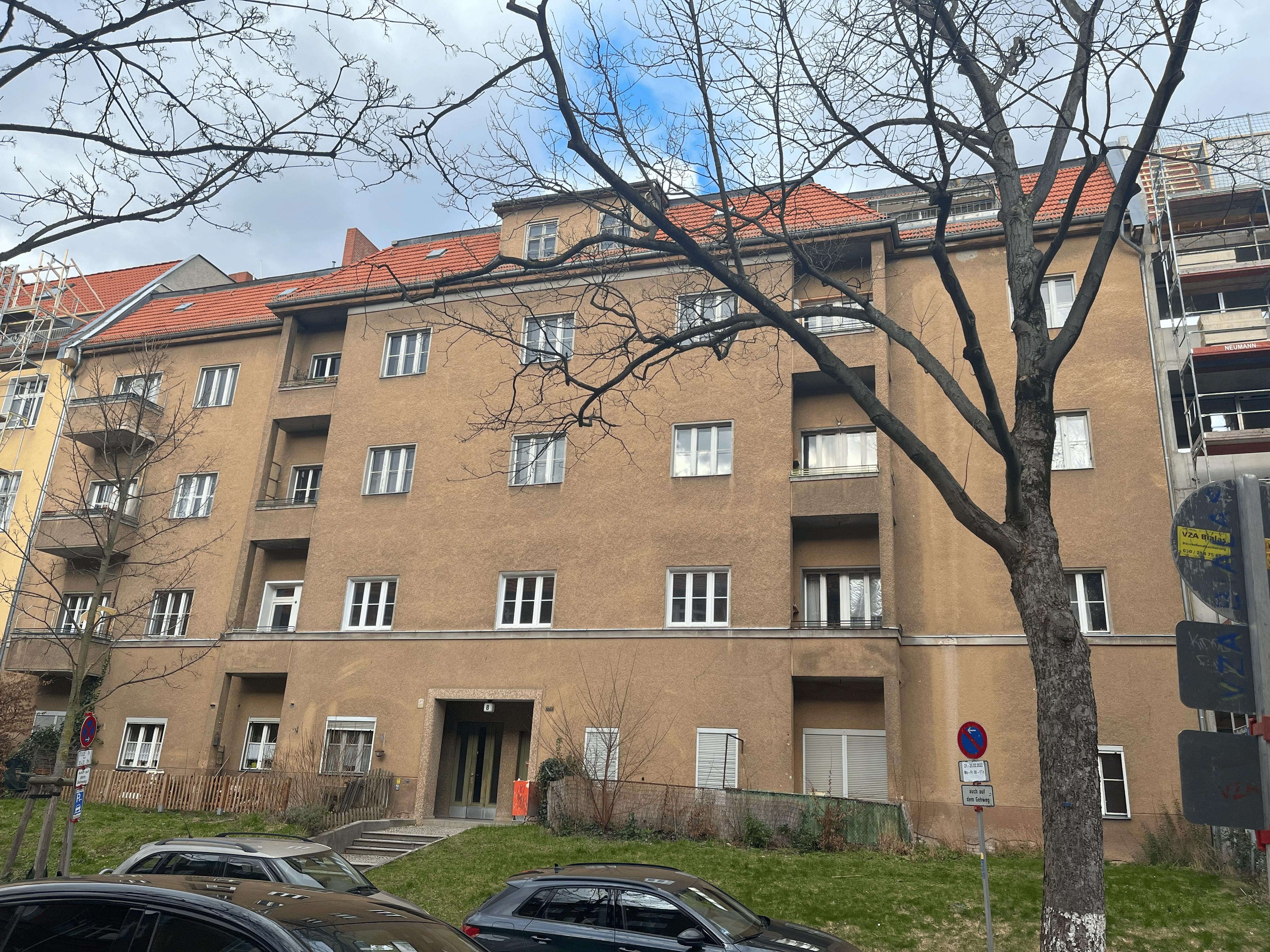 Deidesheimer Str. 8: Ansicht des Gebäudes von der Straße